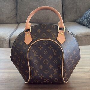 Brown purse